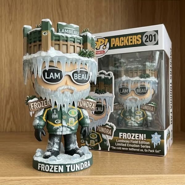 Green Bay Packers “Frozen Tundra” Collectible Figure Green Bay Packers “Frozen Tundra” Collectible Figure
