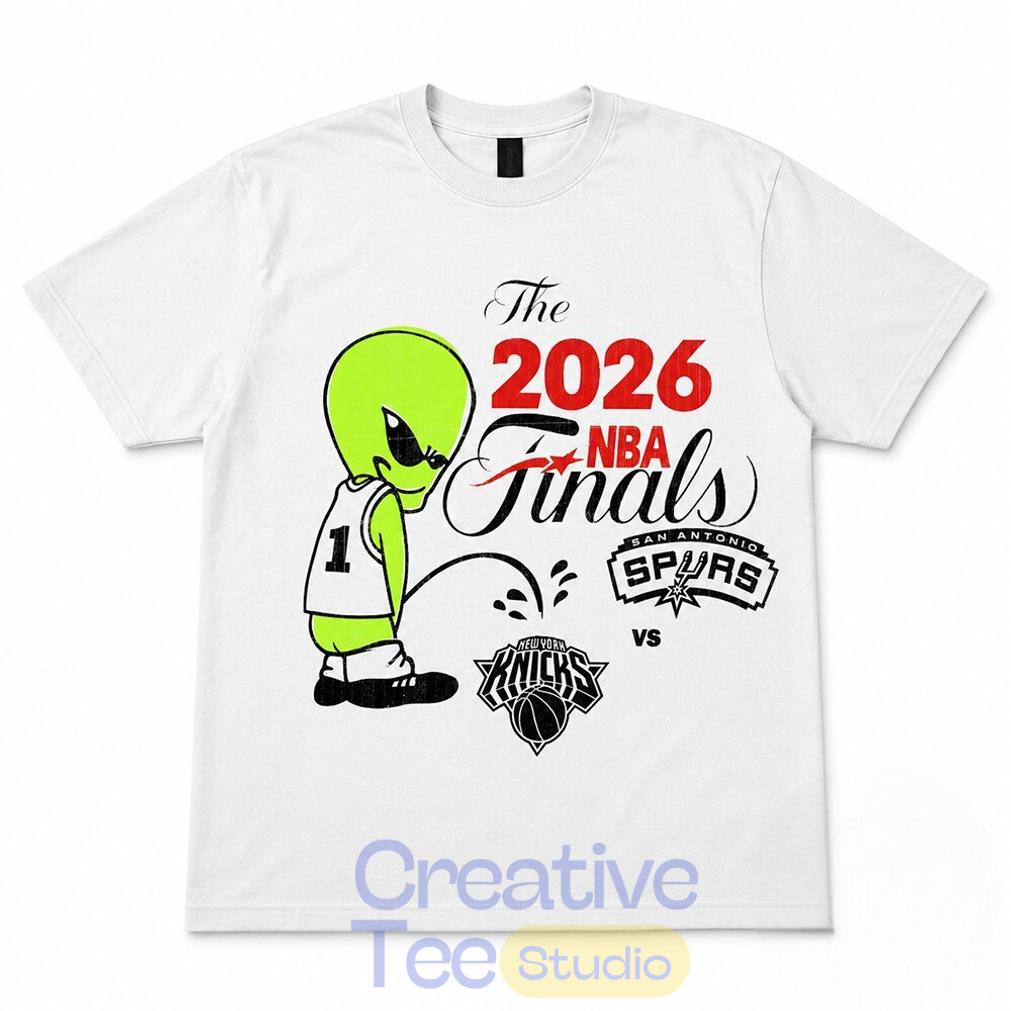 2026 NBA Finals Spurs Wemby Alien Pee On Knicks T-Shirt 2026 NBA Finals Spurs Wemby Alien Pee On Knicks T-Shirt